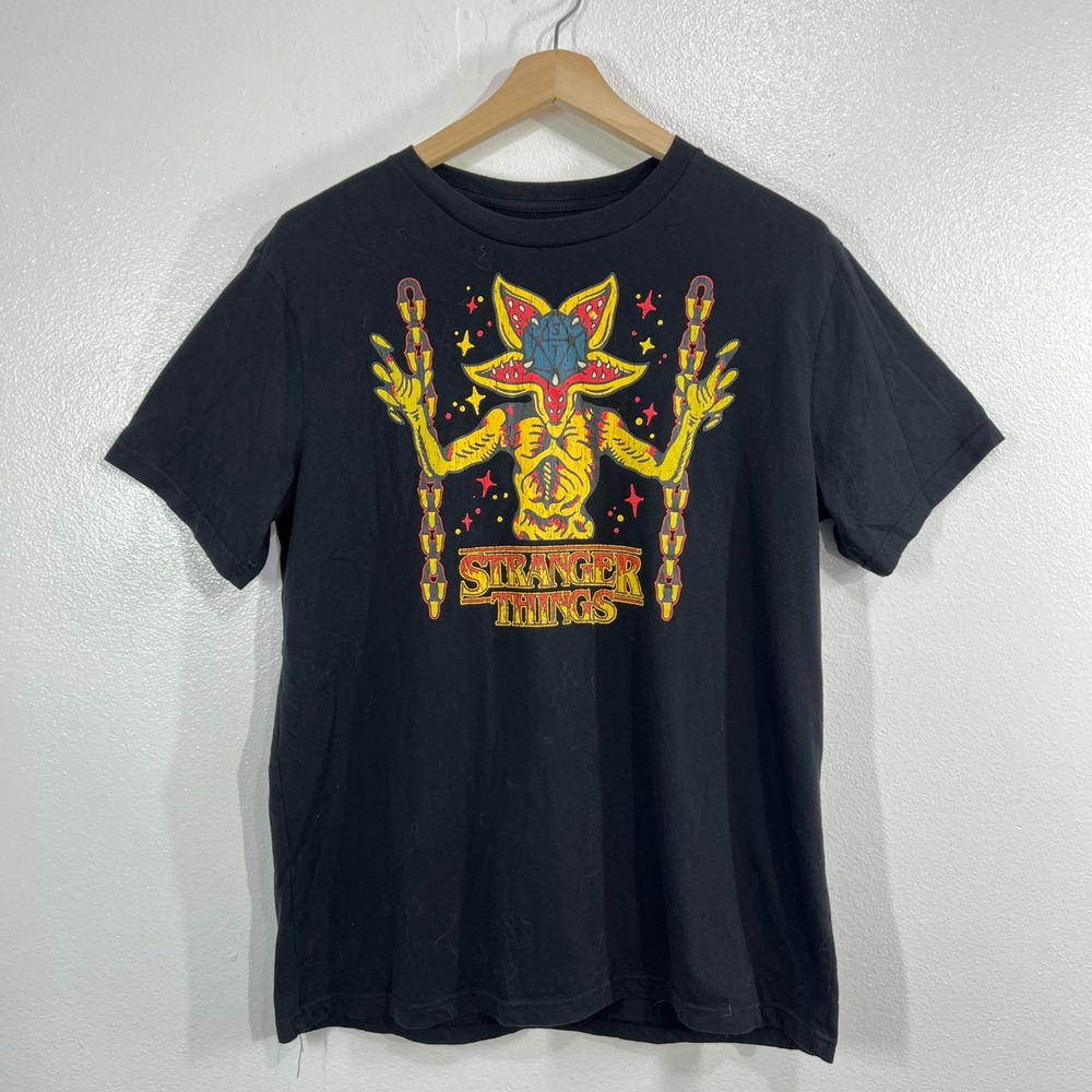 Stranger Things Demogorgon Chained Graphic T-Shirt Black Mens XL Mad Engine 2022